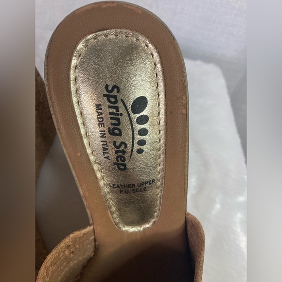 Spring Step Made in Italy 7.5
Leather Cork Wedge Sandal - Picture 7 of 9